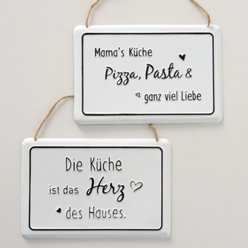 Tolles 2er Set Eisenschilder, Modell MAMA'S KÜCHE.., Material Eisen weiß lackiert , Maße je 21 x 14 cm, gestanzt, sehr hochwertig, ideal als Geschenk oder einfach Zuhause