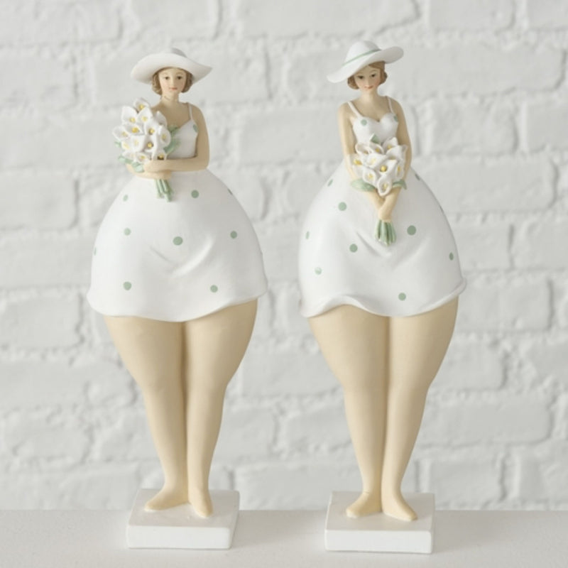 Tolle Themen Figur, Skulptur, Modell FRÄULEIN FRÜHLING, aus handbemaltem Kunststein, Farbe Weiss & Creme, romantisch in Szene gesetzt, Größe 24 x 8 x 6 cm