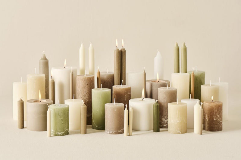 Stabkerzen 10er Set im eleganten Stil, Farbe WEISS, 2,2 cm Durchmesser, Höhe 11 cm, ca. 4 Stunden Brennzeit, Ruß- und tropffrei