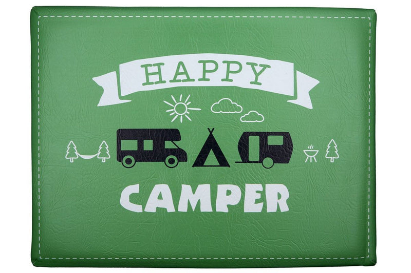 Outdoor Hocker Bierkiste, Sitzaufsatz Modell: HAPPY CAMPER, Material Kunstleder, Maße 44 x 34 x 5 cm, Farbe grün, ideal für Garten, Terrasse, Bar, oder einfach Zuhause.