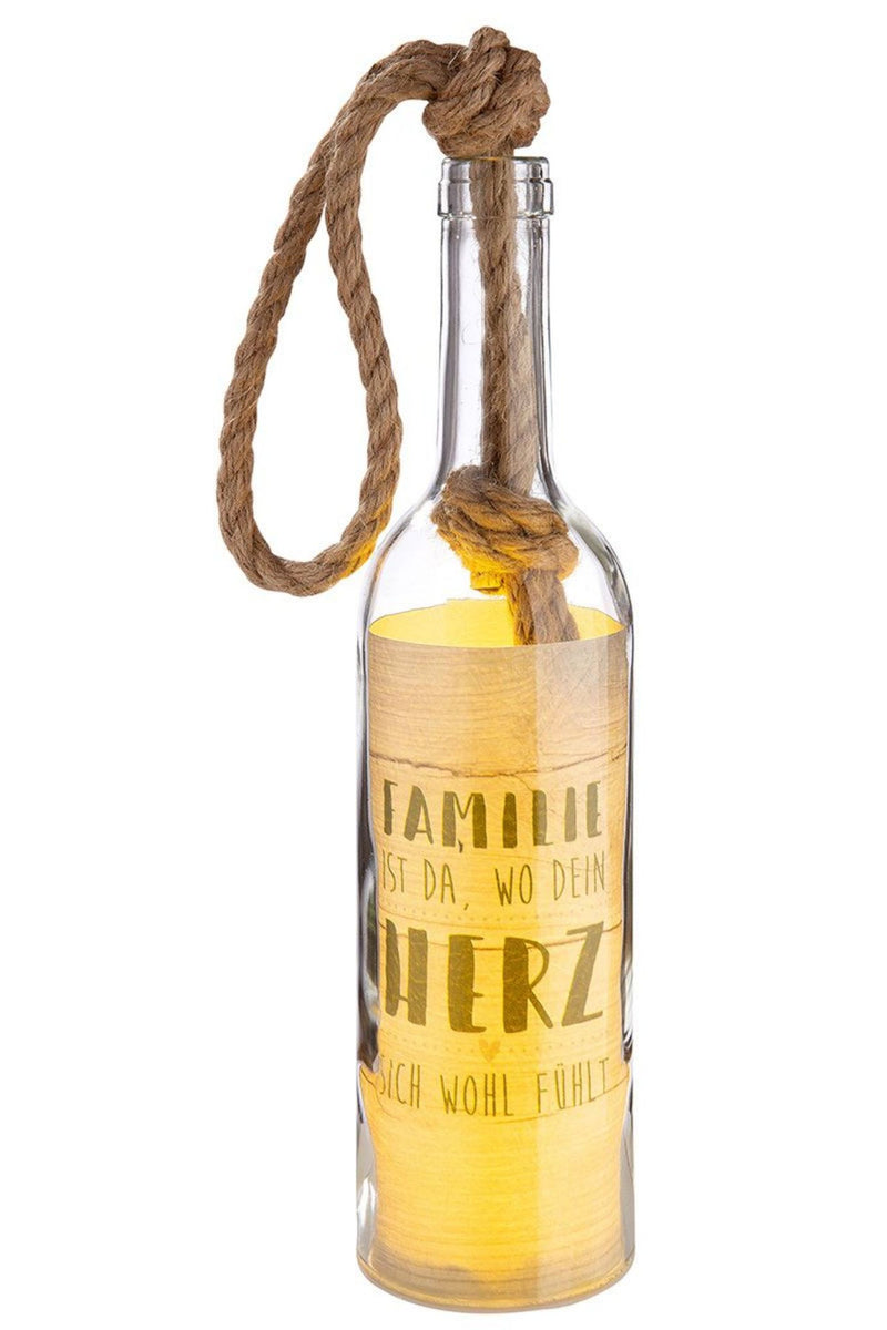 Tolle LED-Flaschendeko mit integrierter Lichterkette, top angesagt, im heimeligen Stil. LED Flasche mit Spruch, Modell:  FAMILIE IST DA, WO DEIN HERZ SICH WOHL FÜHLT, Hoher Neidfaktor.