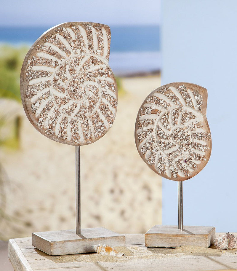 Grosse maritime Dekofigur als Muschel Aufsteller,  Modell: NAVE, Material Muschelsplitter und Holz, Maße  27 x 14 cm, Farbe natur ideal für Garten, Terrasse, Cafe, Cafeteria