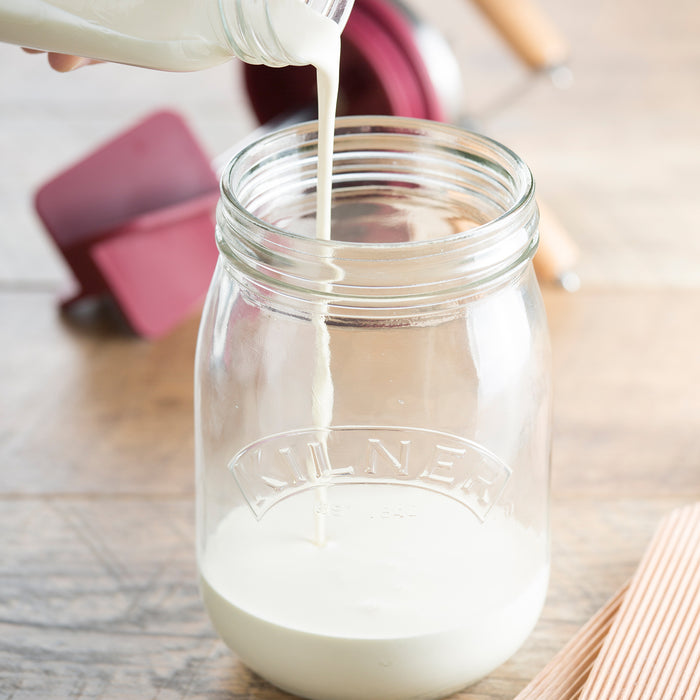 Leckere, hausgemachte Butter einfach selbsthergestellt - ganz ohne Zusatzstoffe.