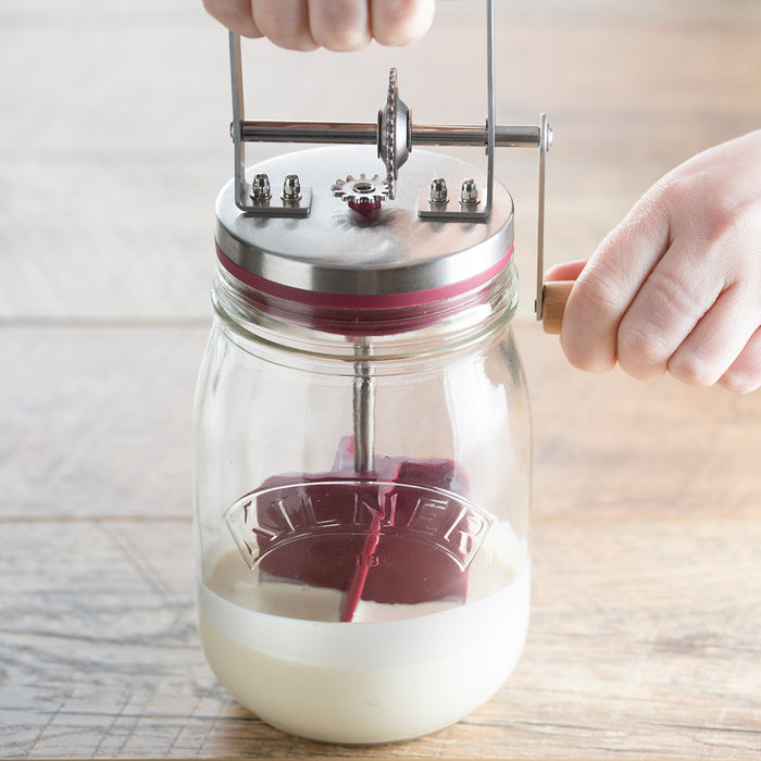 Leckere, hausgemachte Butter einfach selbsthergestellt - ganz ohne Zusatzstoffe.