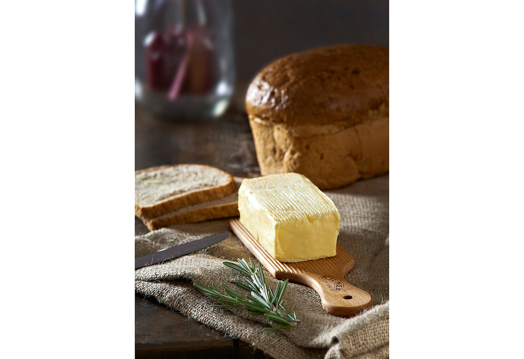 schöne Butterbrettchen aus Buchenholz im 2er Set