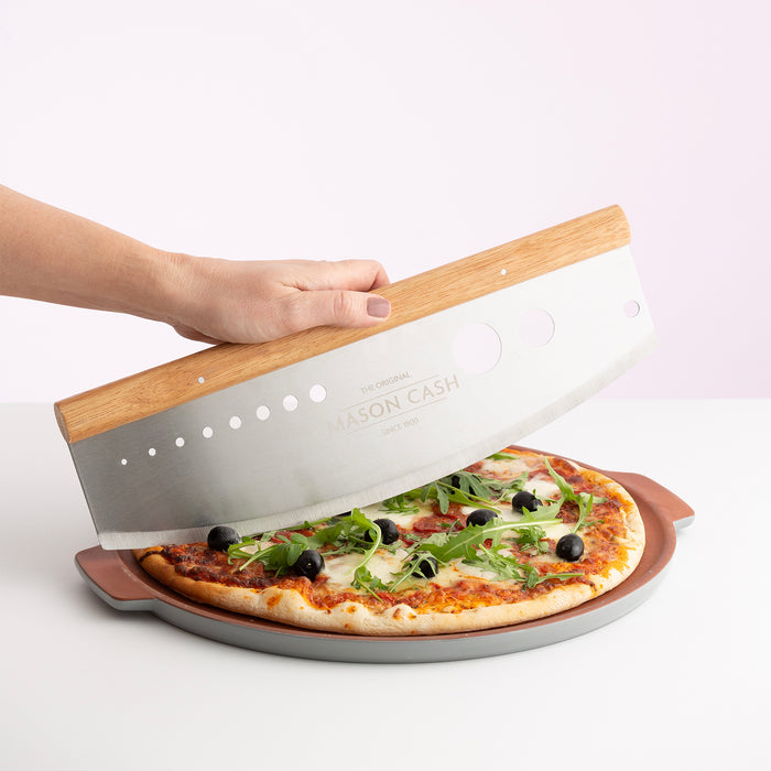 Scharfes Pizza-Messer mit 3in1 Funktion - schneiden, wiegen und Kräuter entstielen