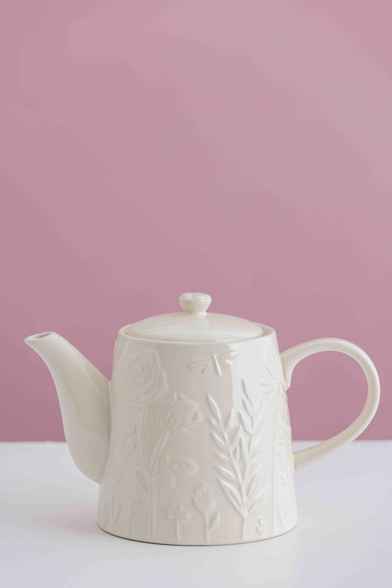 Teekanne in the Meadow