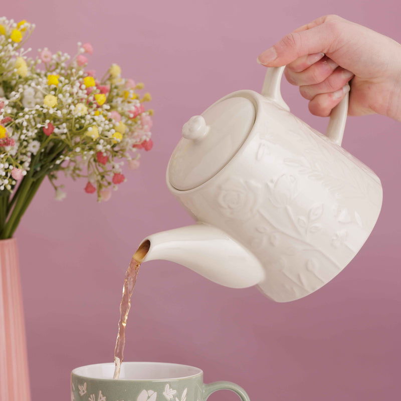 Teekanne in the Meadow