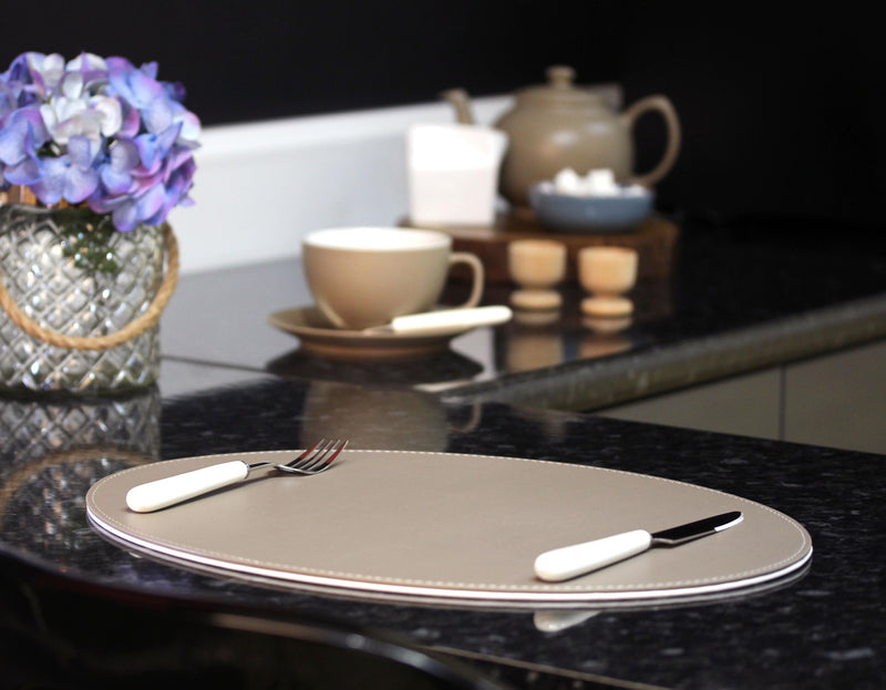 DUO - Platzset oval, Taupe/Weiß