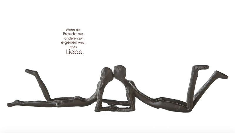 Themen Figur, Skulptur mit Spruch und Weisheit " WENN DIE FREUDE DES ANDEREN ZUR EIGENEN WIRD IST ES LIEBE  " , aus Eisen BRÜNIERT, durch wundervolles Design in Szene gesetzt, 30 x 6 x 4 cm