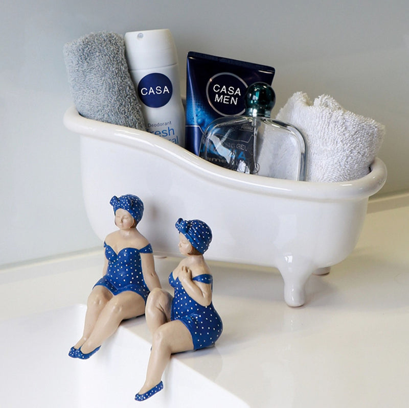 Tolles Themen Figuren Set, 2 maritime nostalgische Badenixen im blauen Badeanzug, Kantensitzer, stabiler Kunststein, durch wundervolles Design in Szene gesetzt, je ca. 13 x 8 x 6 cm