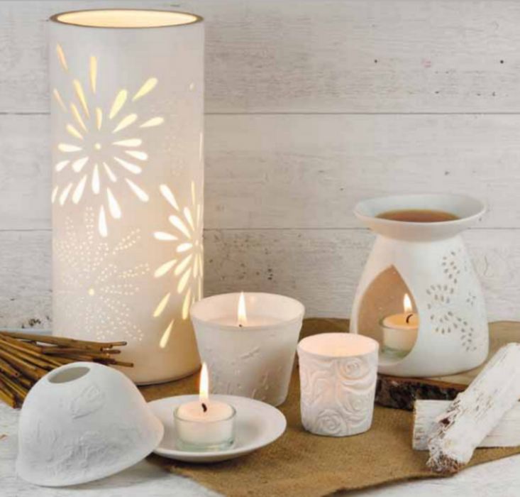 High-quality tea light lantern carousel model "WINTER NIGHT", translucent bisque porcelain, propeller with snowflakes, 6 x 6 x 17 cm, ideal as a gift or home