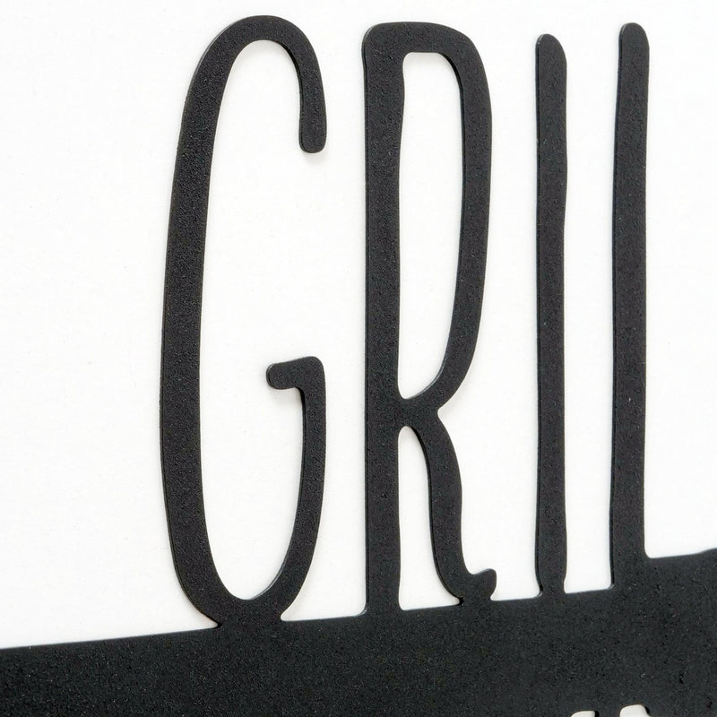 Großes ausgestanztes Griller Wandrelief Metallschild, Modell: GRILL ZEIT, Maße 41 x 41 cm, schwarz matt, Schrift und Werkzeug im Look Cut Out, perfekte Geschenkidee