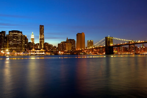 Fototapete Skyline Manhattan im Lichtermeer