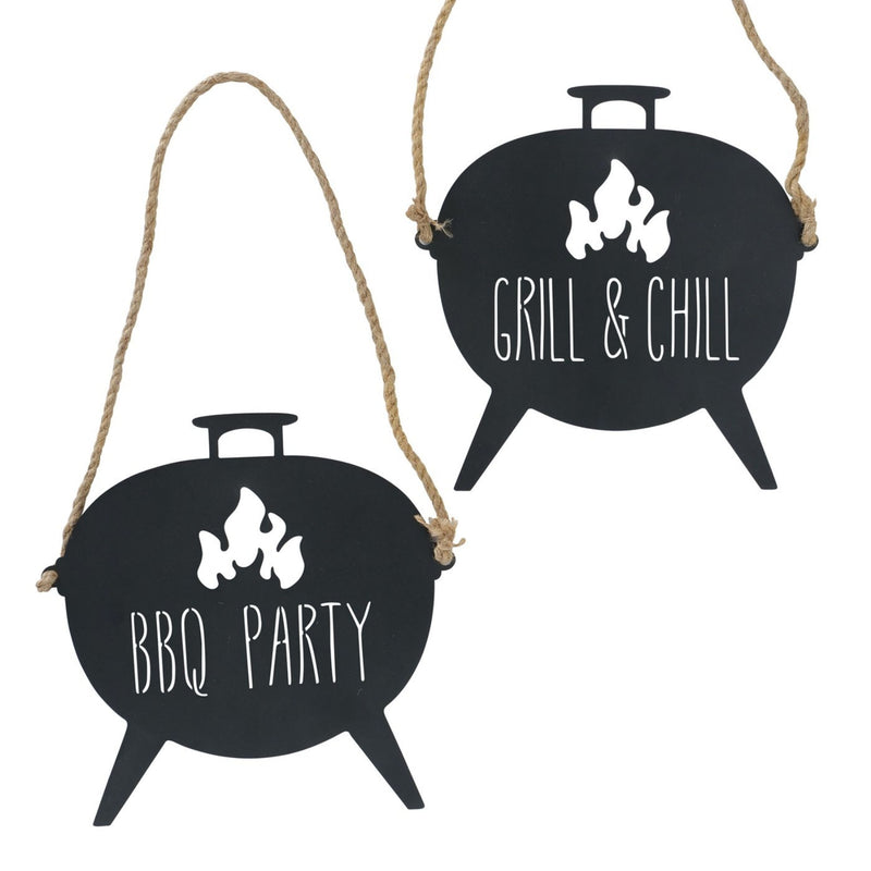 Großes ausgestanztes Griller Wandrelief Metallschild, Modell: GRILL & CHILL, Maße 30 x 30 cm, schwarz lackiert, Schrift und Flame Look Cut Out, perfekte Geschenkidee