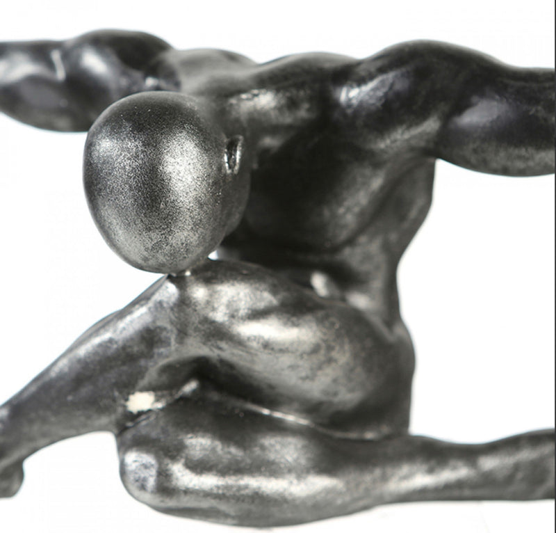 Grosse repräsentative Figur, Athlet Skulptur als Kunstobjekt, Modell „ CLIFFHANGER „ silberfarbenes finish,  Größe 33 x 12 x 11 cm, tolle Geschenkidee