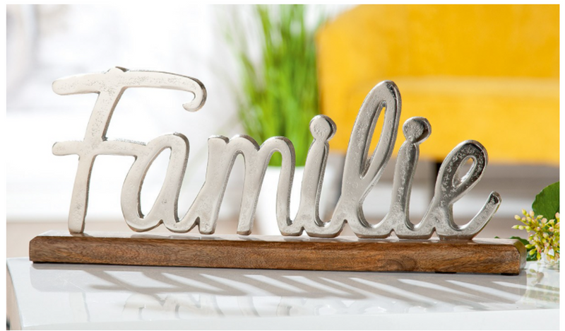 Großer Edler Schriftzug auf Mango-Holz in brüniertem Aluminium als Aufsteller,  Modell: FAMILIE, Maße 44 x 18 x 5 cm, Farbe Natur und Aluminium, tolle Deko für Cafe oder Zuhause.