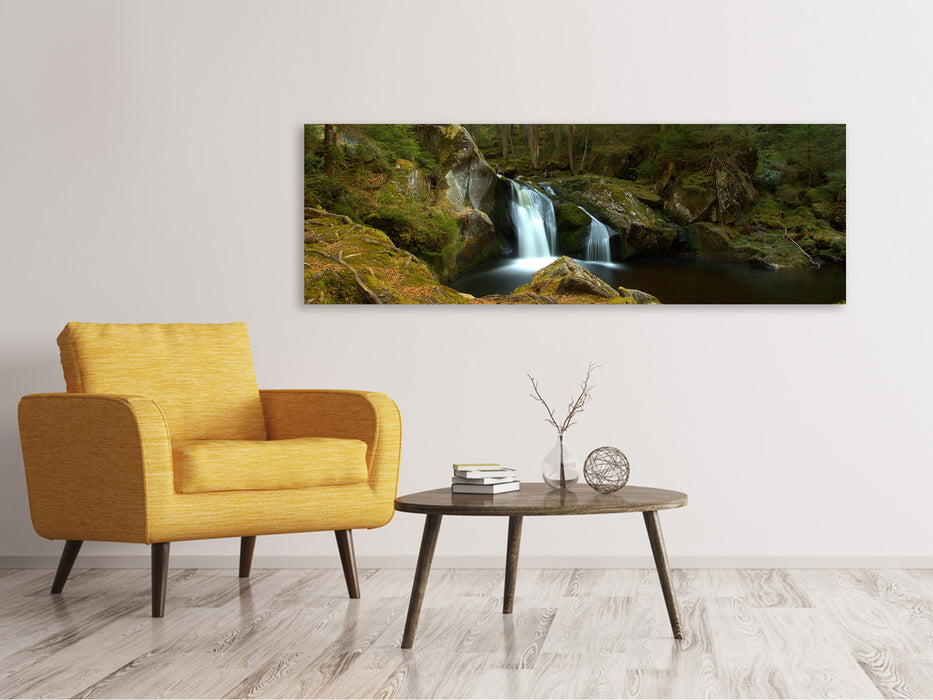 Leinwandbild Panorama Kleiner Wasserfall im Wald