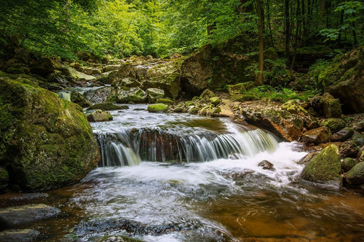 Fototapete Entspannung am Wasserfall