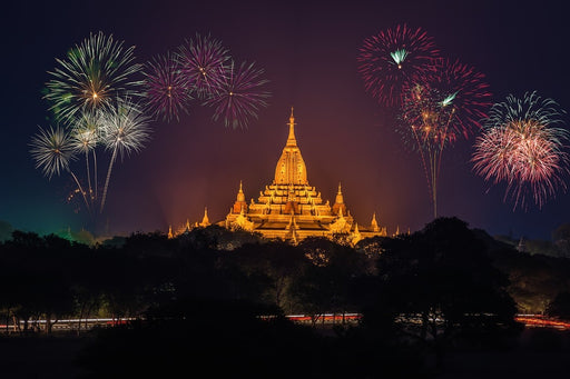 Fototapete Feuerwerk am Tempel