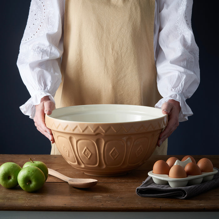 Klassische Rührschüssel aus splitterresistentem Steingut mit markantem Muster.