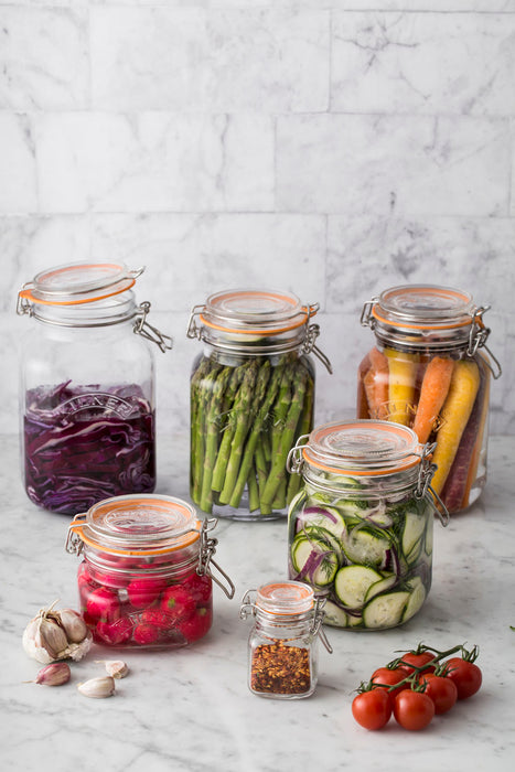 6 spice jars in a wooden box, length 33 cm