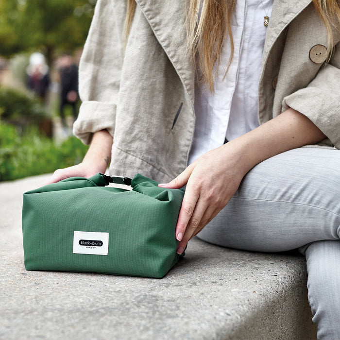 Isolierende Roll-up Lunchtasche für den Transport von Speisen und Getränken - aus recyceltem PET.