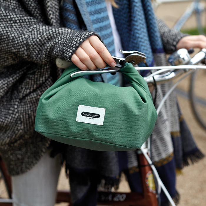 Isolierende Roll-up Lunchtasche für den Transport von Speisen und Getränken - aus recyceltem PET.